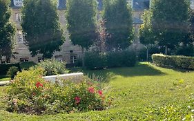 Le Garden Studio Avec Terrasse Et Parking Centre Ville
